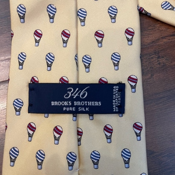 Brooks Brothers Hot Air Balloon Silk Tie - Picture 3 of 3